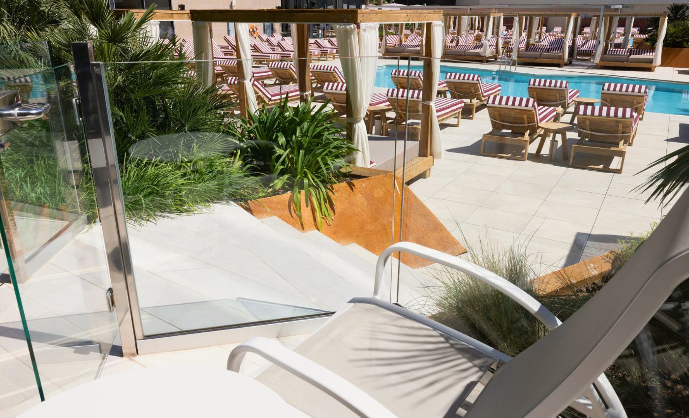 SUITE JUNIOR SWIM UP SUITE JUNIOR SWIM UP